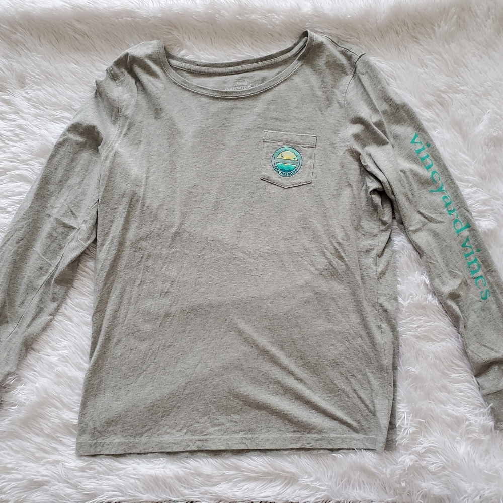 Vineyard Vines gray top